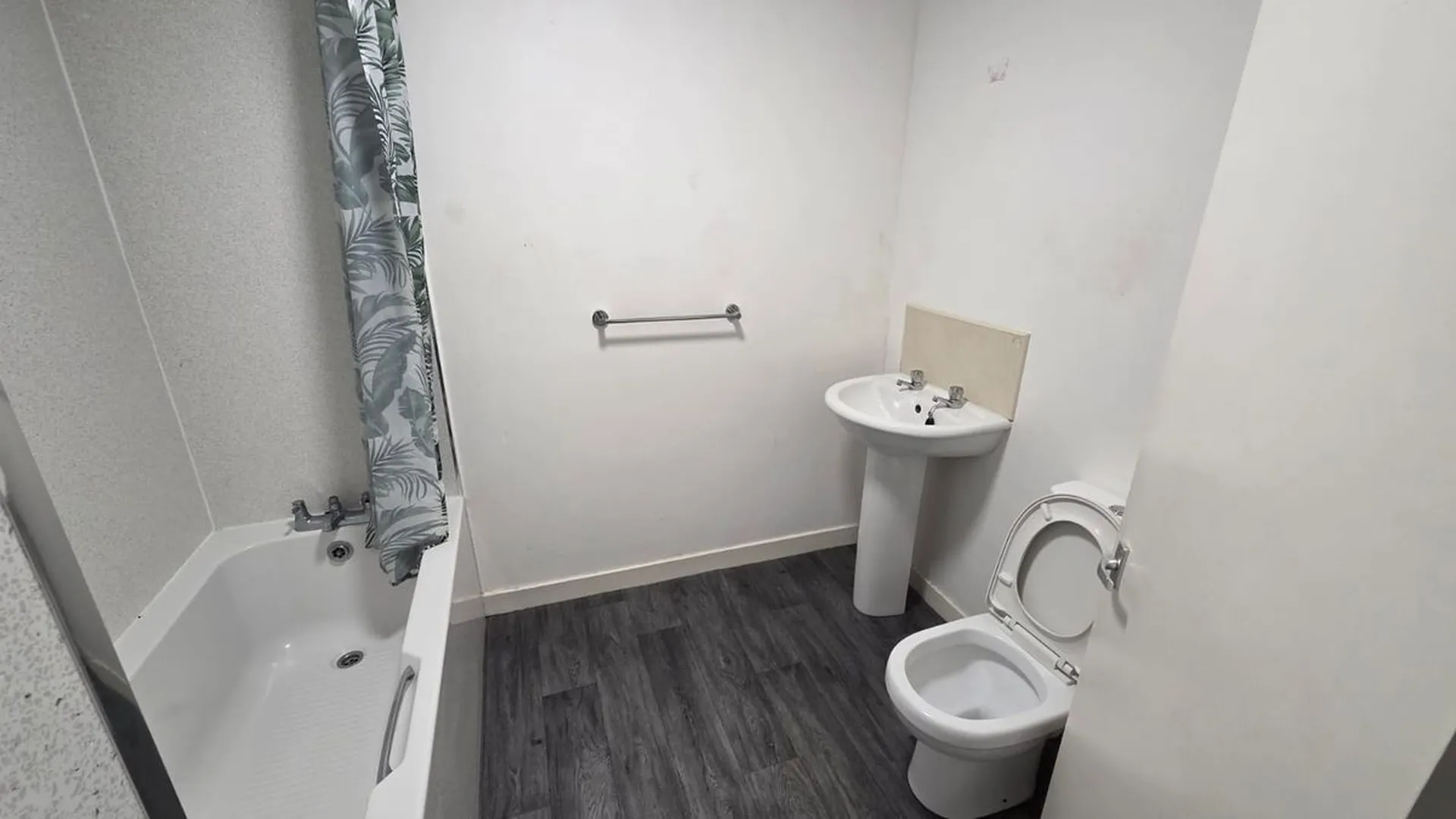 1 room flat of 19m² in Greenock — photo 3