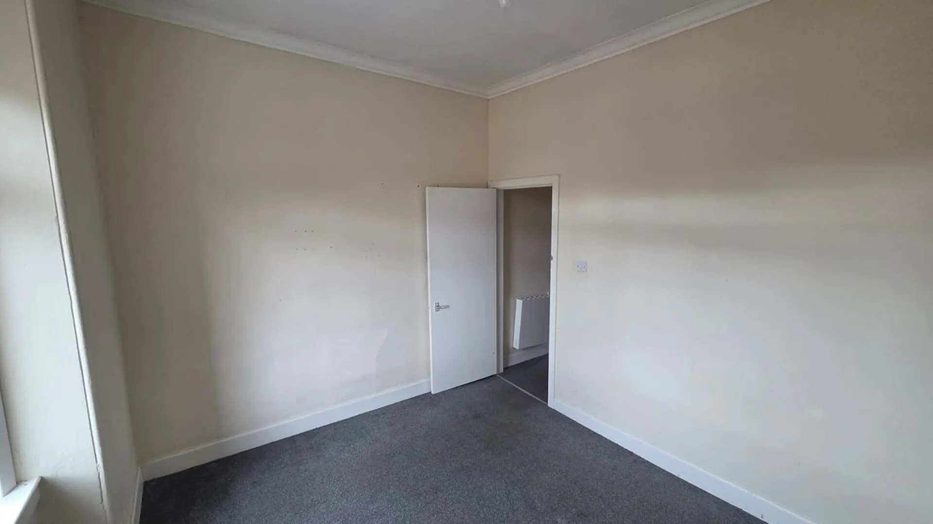 1 room flat of 19m² in Greenock — photo 6